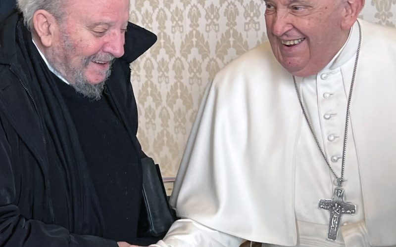 Pāvests uzņem Neokatehumenālā Ceļa iniciatoru Kiko Arguello