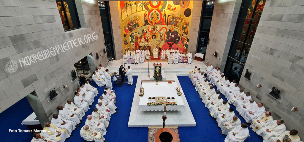 Camino Neocatecumenal Convivencia de Obispos en la Domus Galilaeae 2025 22-27abril - Eucaristía en la Iglesia de la Domus