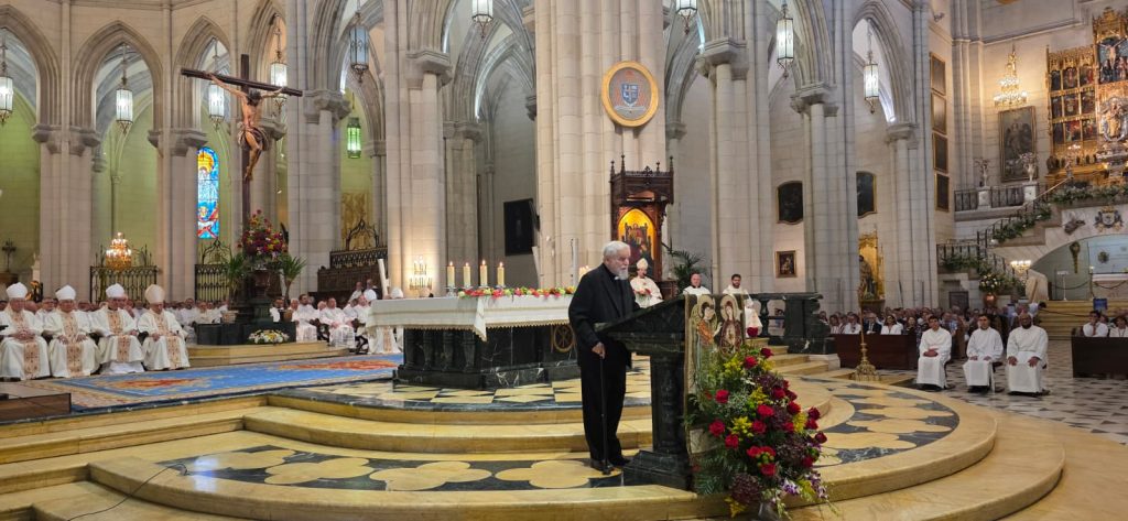 Camino Neocatecumenal Celebración de la Eucaristía por el 60 Aniversario del inicio del Camino en Madrid. Padre Mario Pezzi