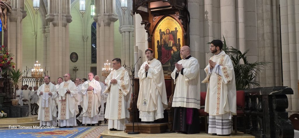 Camino Neocatecumenal Celebración de la Eucaristía por el 60 Aniversario del inicio del Camino en Madrid. Cardenal José Cobo