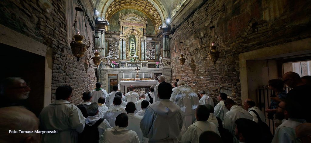 Nýkatekúmenska gangan – Samvera presta frá Ameríku – Evkaristía í Loreto