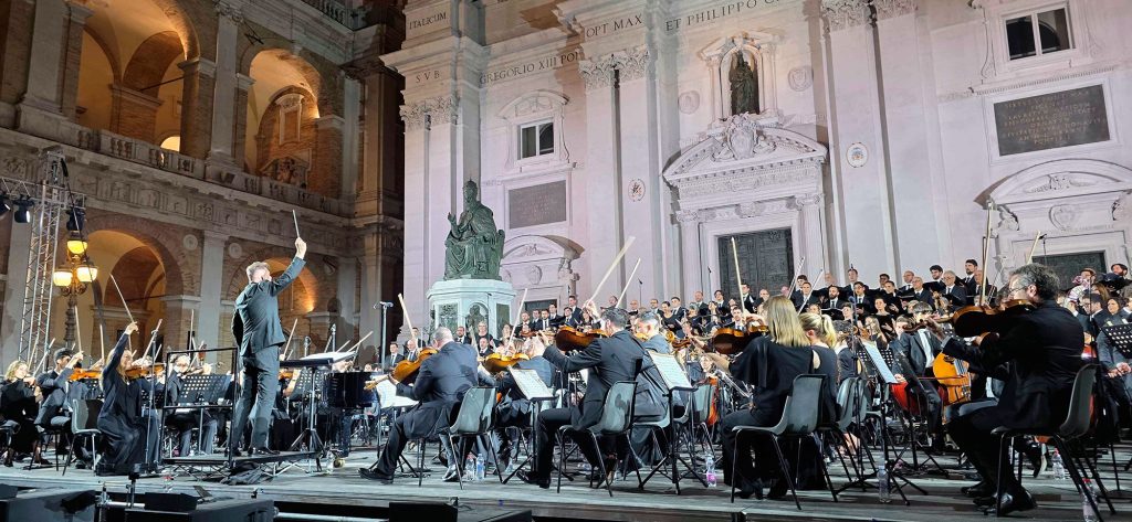 Opera sinfonica di Kiko Argüello presso il Santuario della Casa di Loreto, 19 giugno 2026.